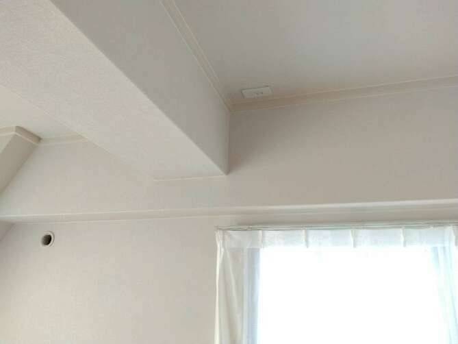 クロス張替え・廻り縁取替え<br>（リビング）