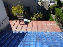 トタン屋根の補修工事　カバー工法